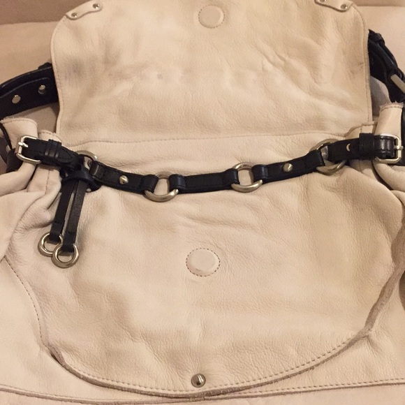 Black and white leather shoulder bag - Picture 2 of 4